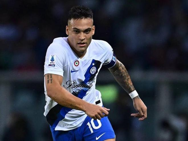 并且穿着 并且穿着