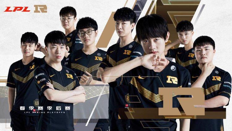 也展示了他 也展示了他